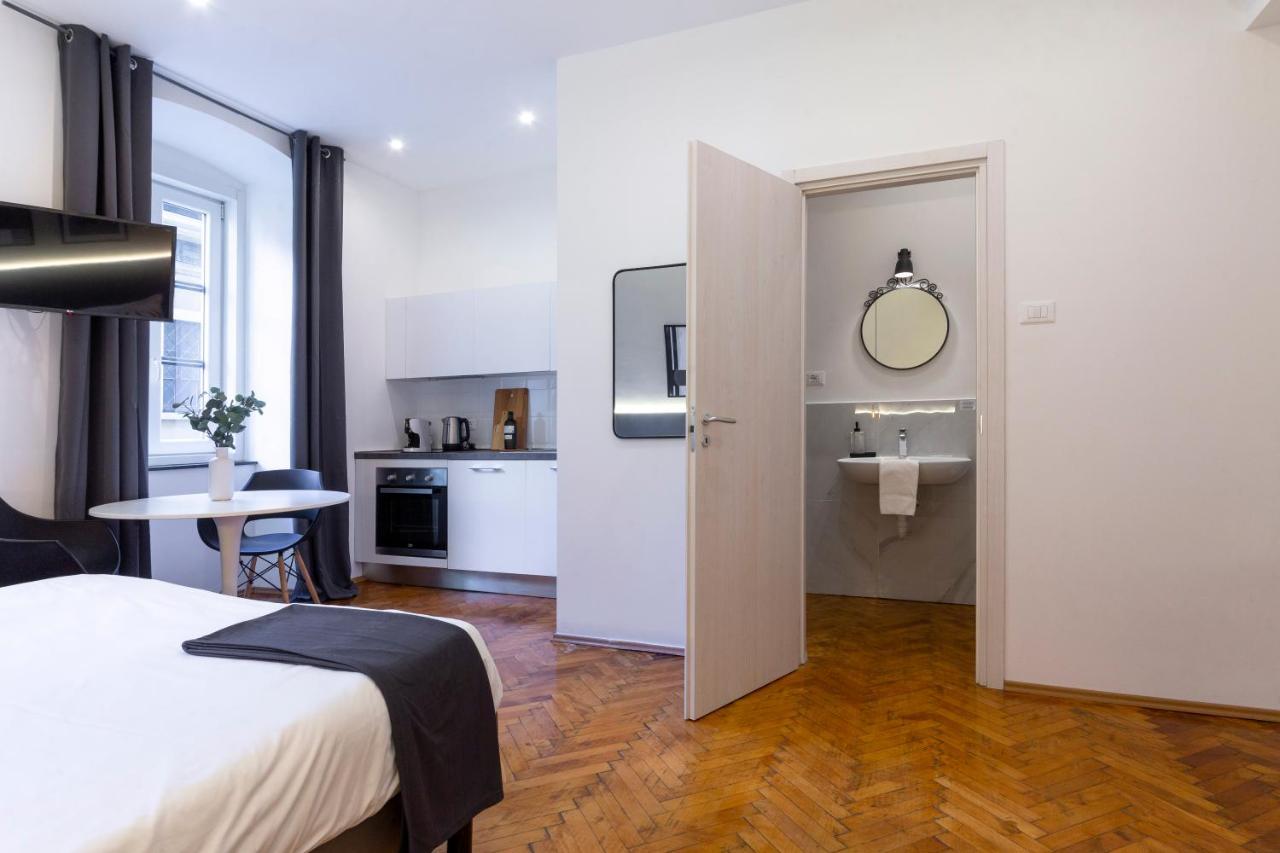 Amazing Studio In The City Center + Wifi Trieste Exterior photo